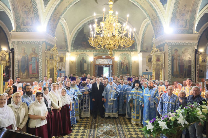 Архиерейское богослужение в Казанском храме села Казанское