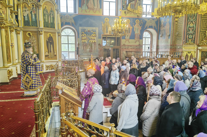 Архиерейское богослужение в Богоявленском соборе Ногинска
