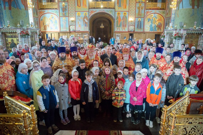 Светлая пятница в Троицком соборе города Щёлково 