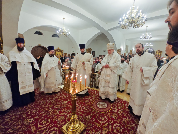Архиерейское богослужение в Троицком храме Реутова
