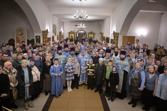 Архиерейское богослужение в Троицком храме Реутова