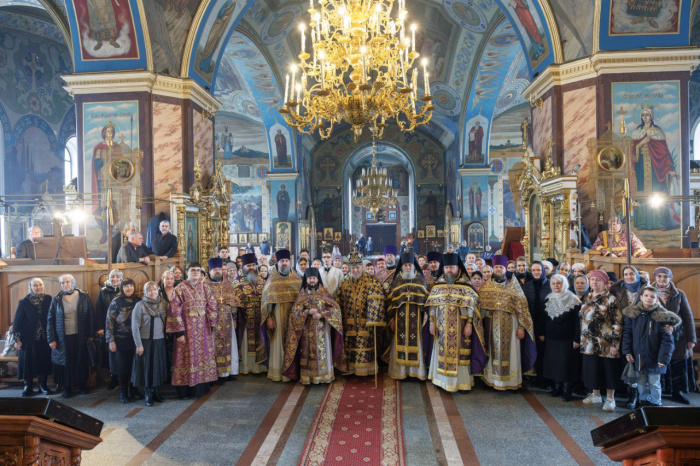 Архиерейское богослужение в Богородицерождественском соборе Орехово-Зуева