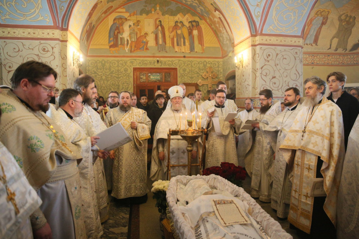 Отпевание священника Евгения Попова