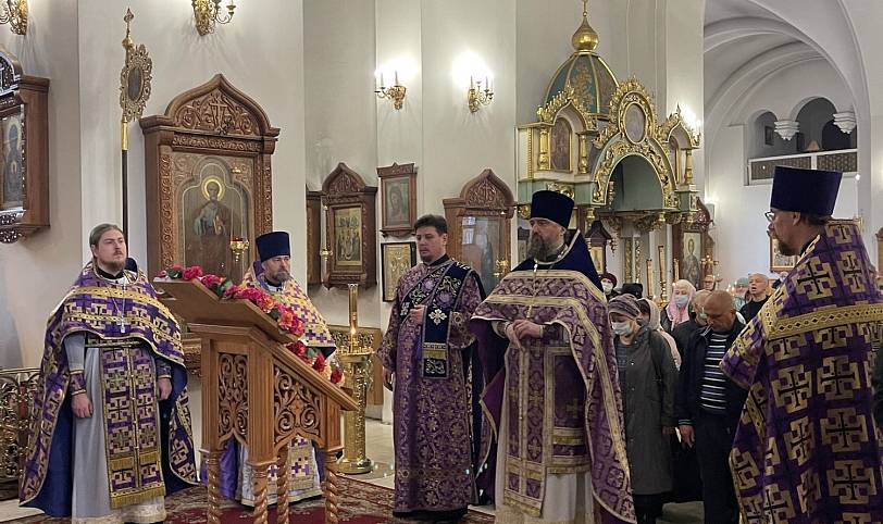 Праздник Воздвижения Честного и Животворящего Креста Господня в Тихвинском храме Ногинска