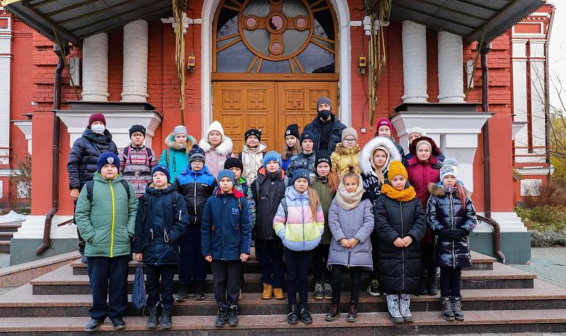 Школьники в Богородицерождественском соборе г. Орехово-Зуево