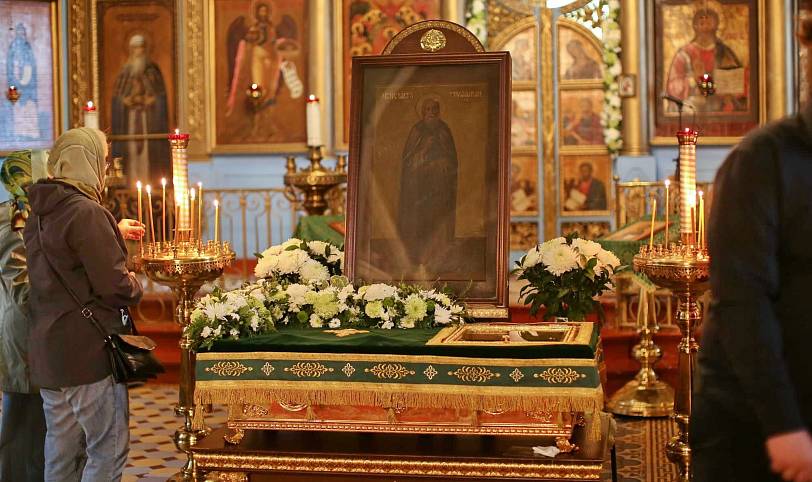 Архиерейское богослужение в Успенском храме села Стромынь