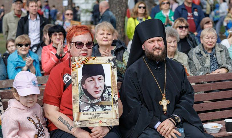 Пасхальный праздник на территории Георгиевского храма г. Орехово-Зуево