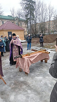 Водружение купола и креста на строящийся Преображенский храм посёлка Загорянский