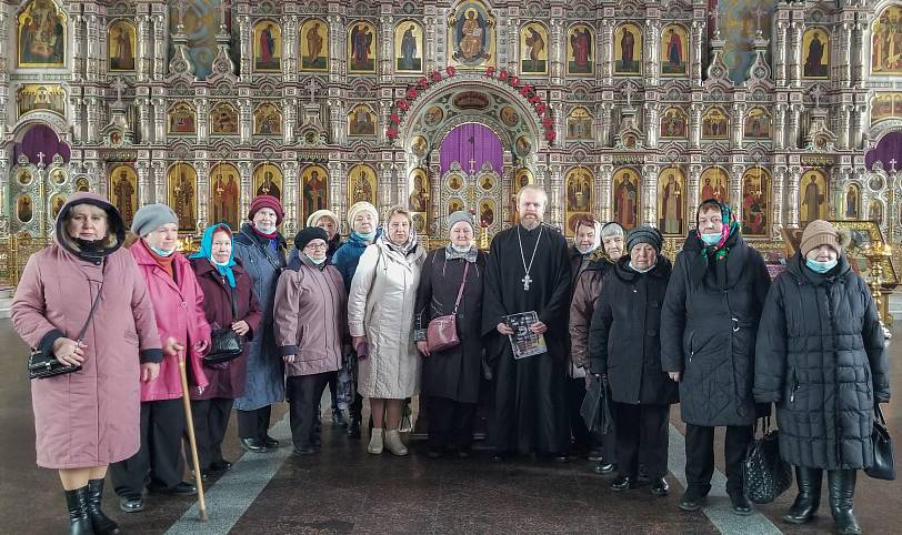 Группа Совета ветеранов в Троицком соборе г. Щелково