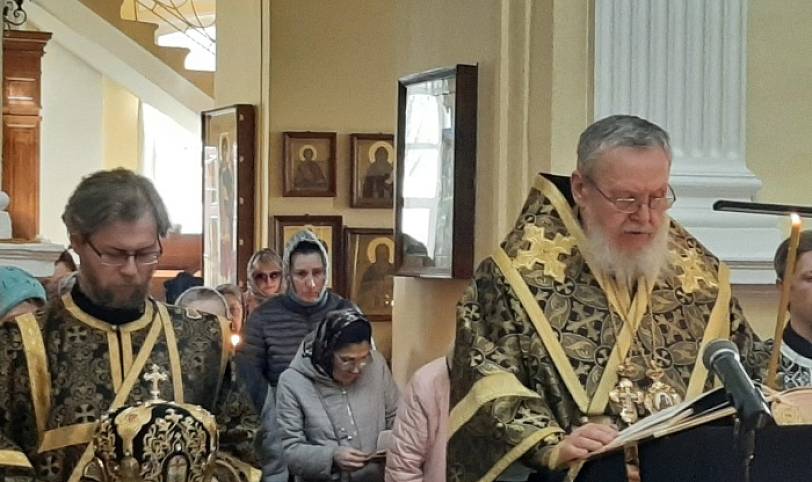 Утреня с чтением 12-ти Евангелий в Кафедральном соборе Преображения Господня г. Балашихи