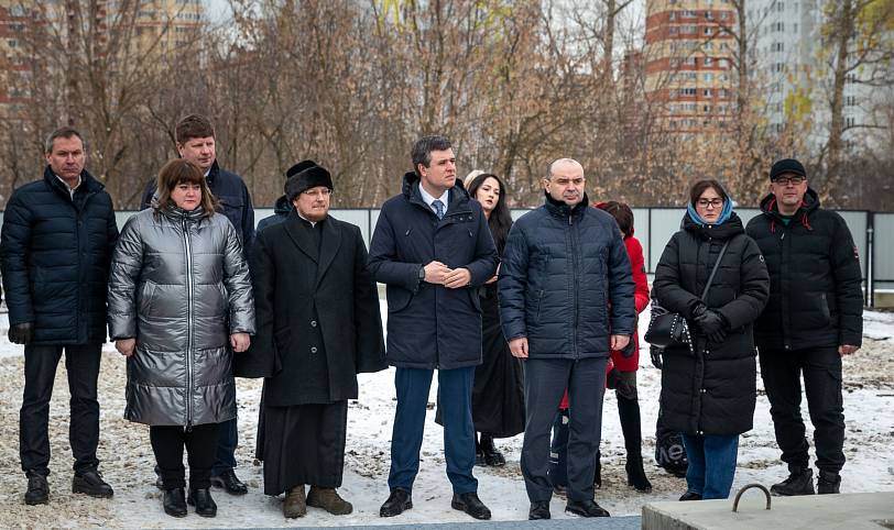 Закладка первого камня новой поликлиники в Свердловском