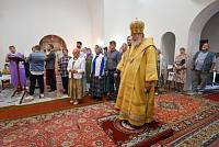 Архиерейское богослужение в Никольском храме деревни Кармолино 