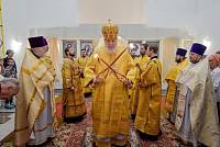 Архиерейское богослужение в Никольском храме деревни Кармолино 