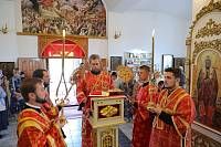 Архиерейское богослужение в Никитском храме деревни Дровосеки 